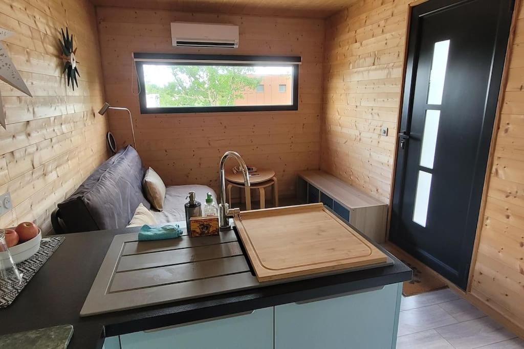 Tiny House Sud Du Lot Le Montat Exterior foto